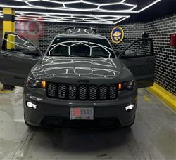 جیپ گراند شیرۆکی